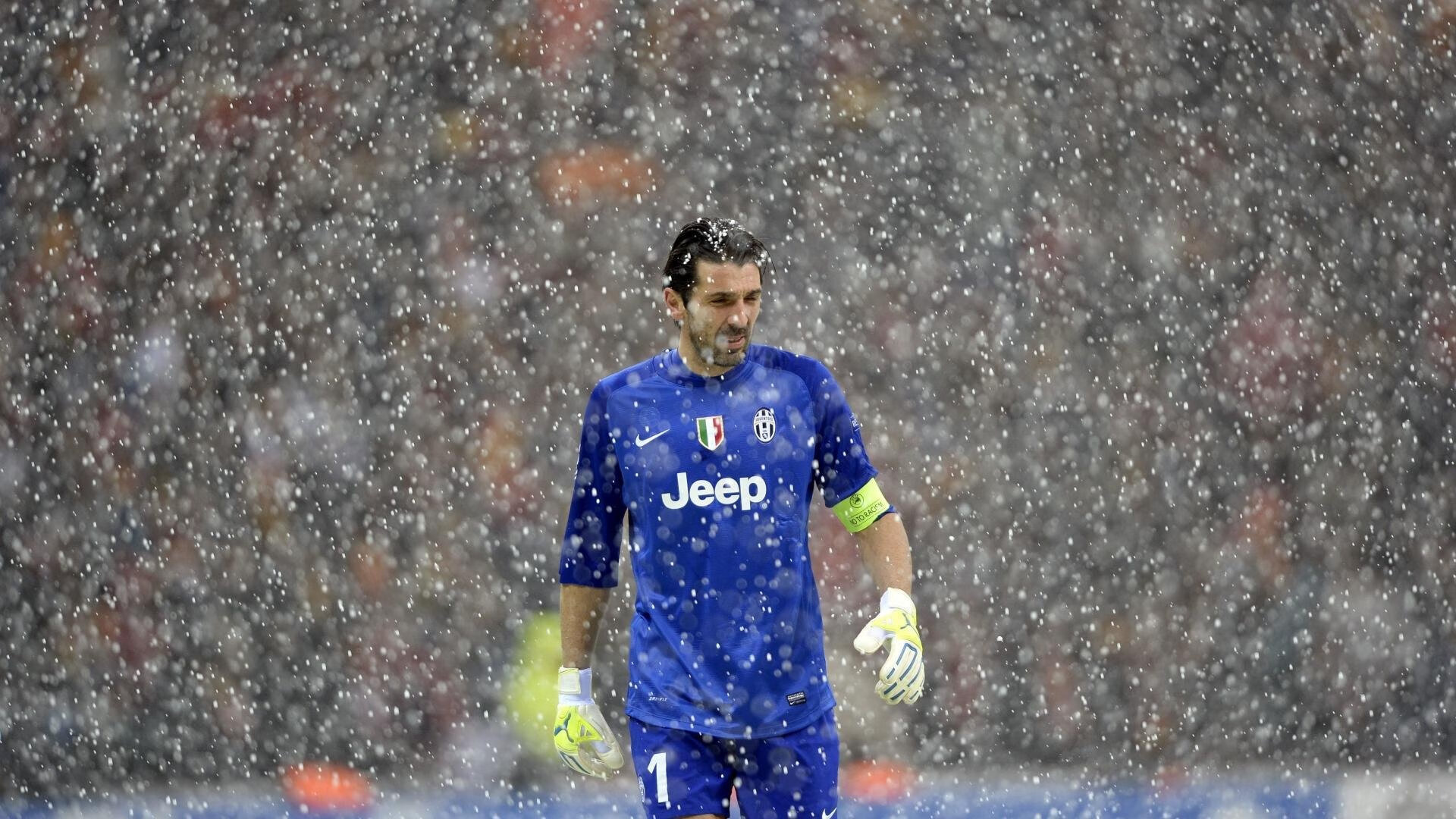 世俱杯最新形势:达拉斯独行侠高居榜首,尤文图斯强势追赶,冠军归属成迷